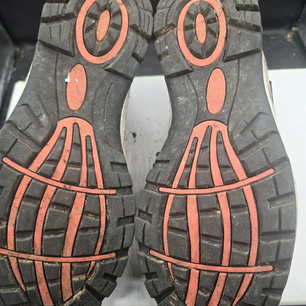 Men's Black and Tan‎ Athletic Shoes